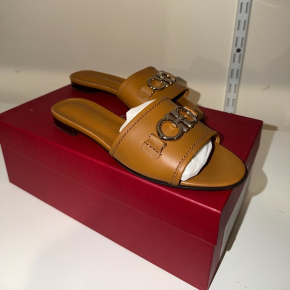 Salvatore Ferragamo Rhodes Leather Slide Sandals - Picture 4 of 8